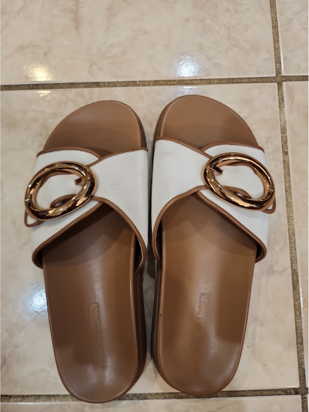 Steve Madden Women's Slip-On Sandals Gold Buckle Size 8 - Picture 5 of 11
